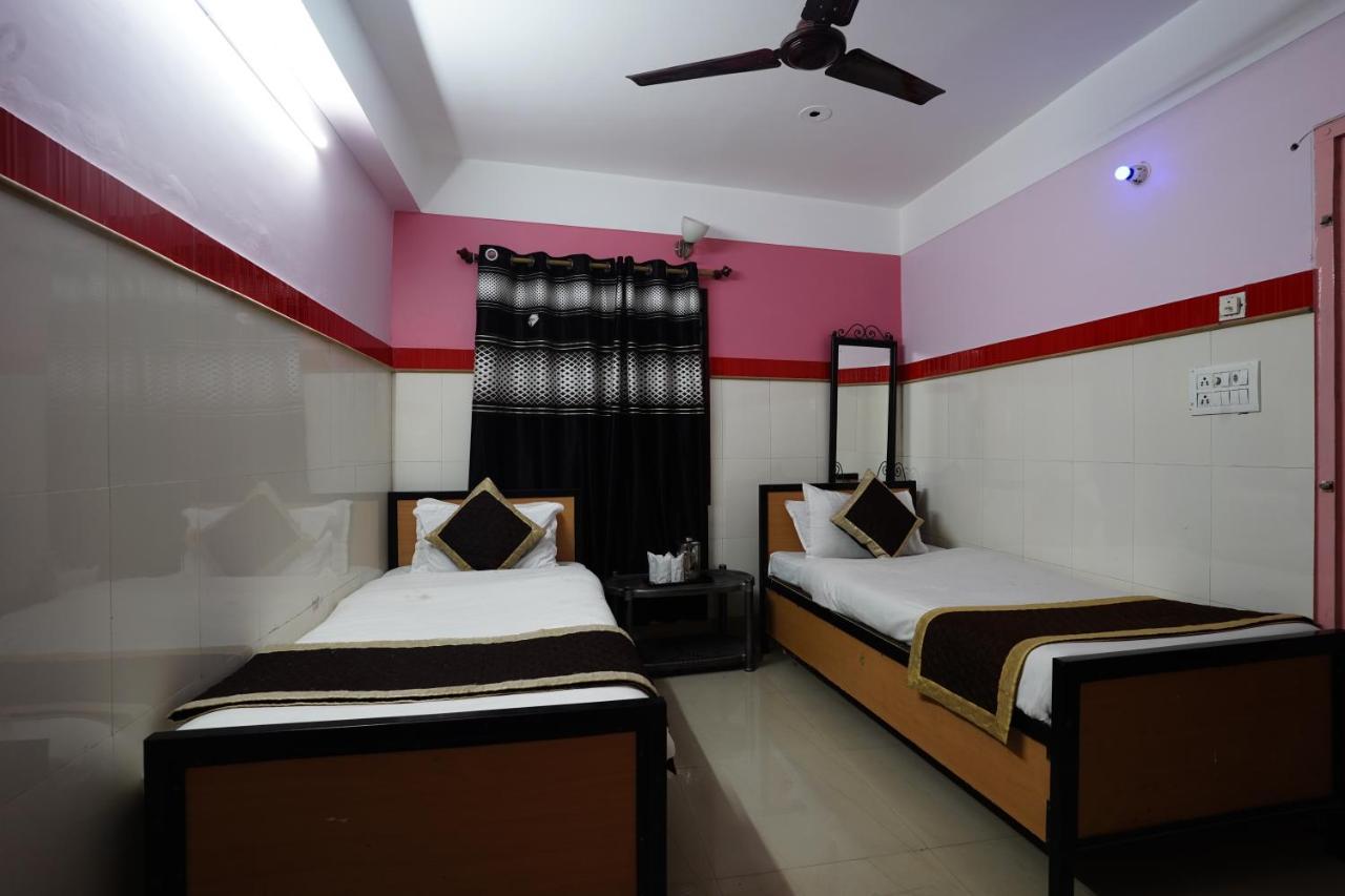 Tirupati Lodge Njp سيليجوري المظهر الخارجي الصورة