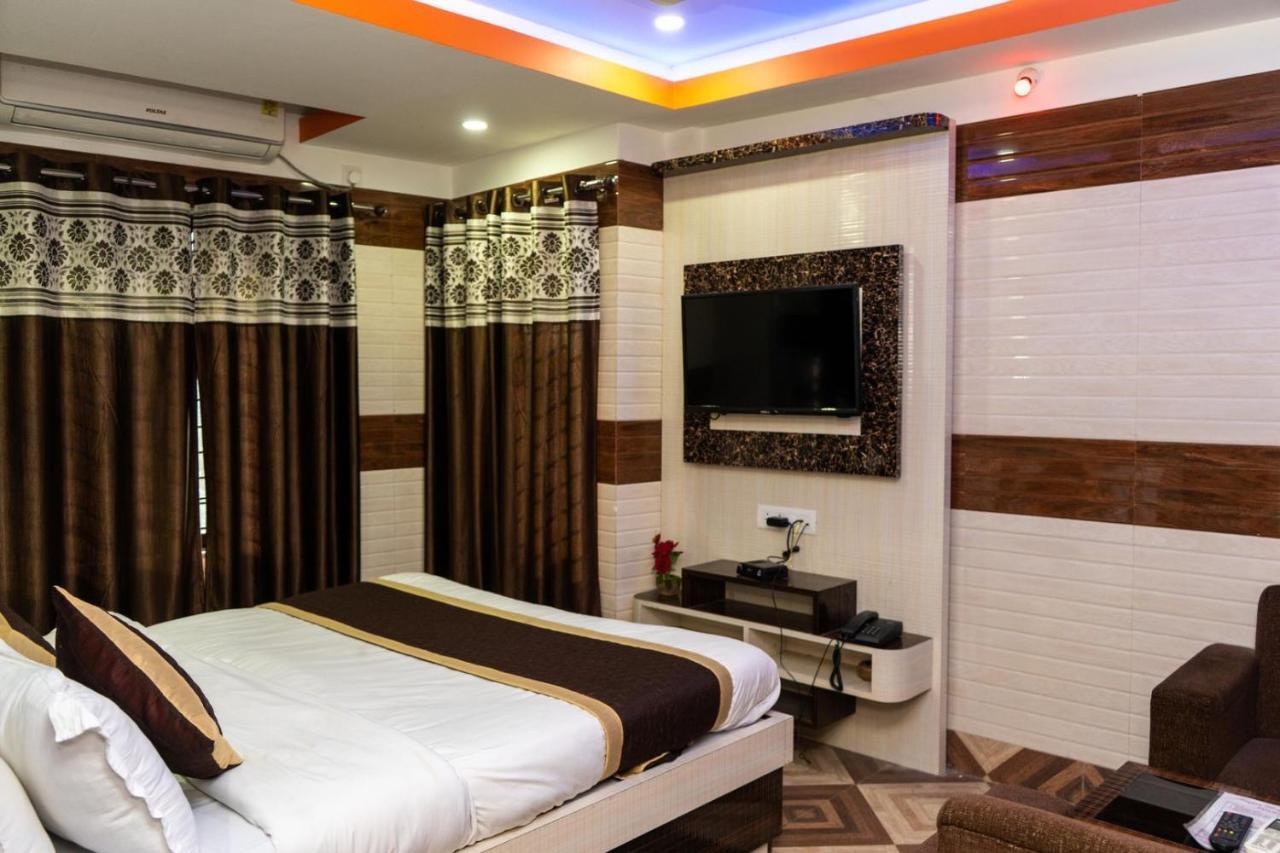 Tirupati Lodge Njp سيليجوري المظهر الخارجي الصورة